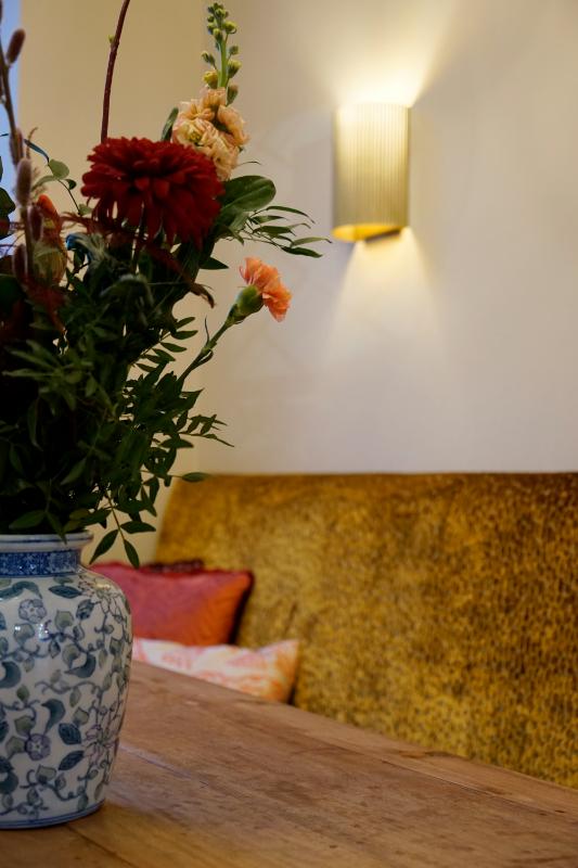 Maatwerk eetkamerbank met lovi kussens.