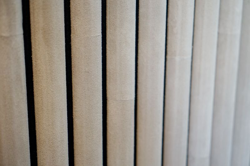 Suede akoestische panelen.