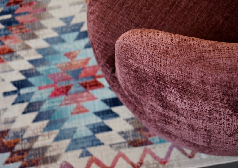 Vloerkleed met kleurrijk patroon.