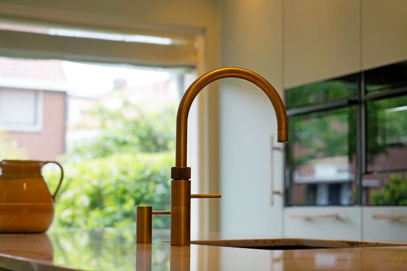 Messing patina Quooker kraan.